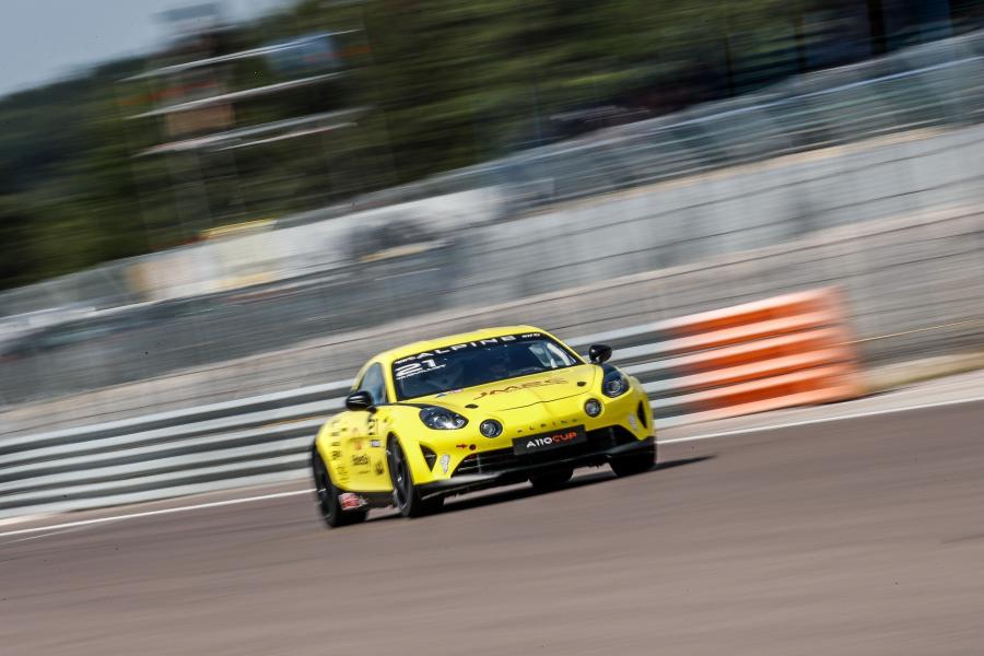  Alpine A110 Cup 2017 года  (фото 33 из 49)